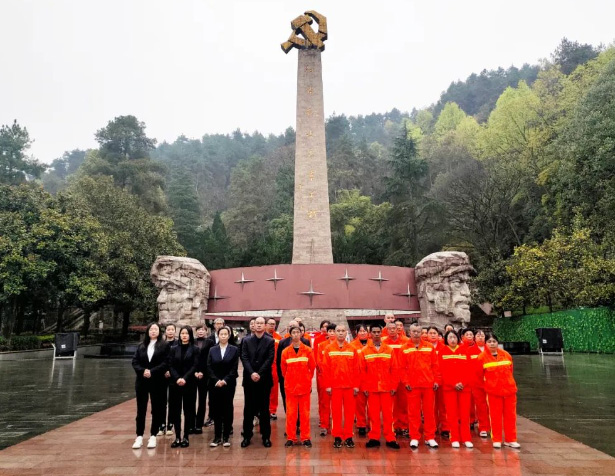 清明時節丨緬懷先烈，向英雄致敬